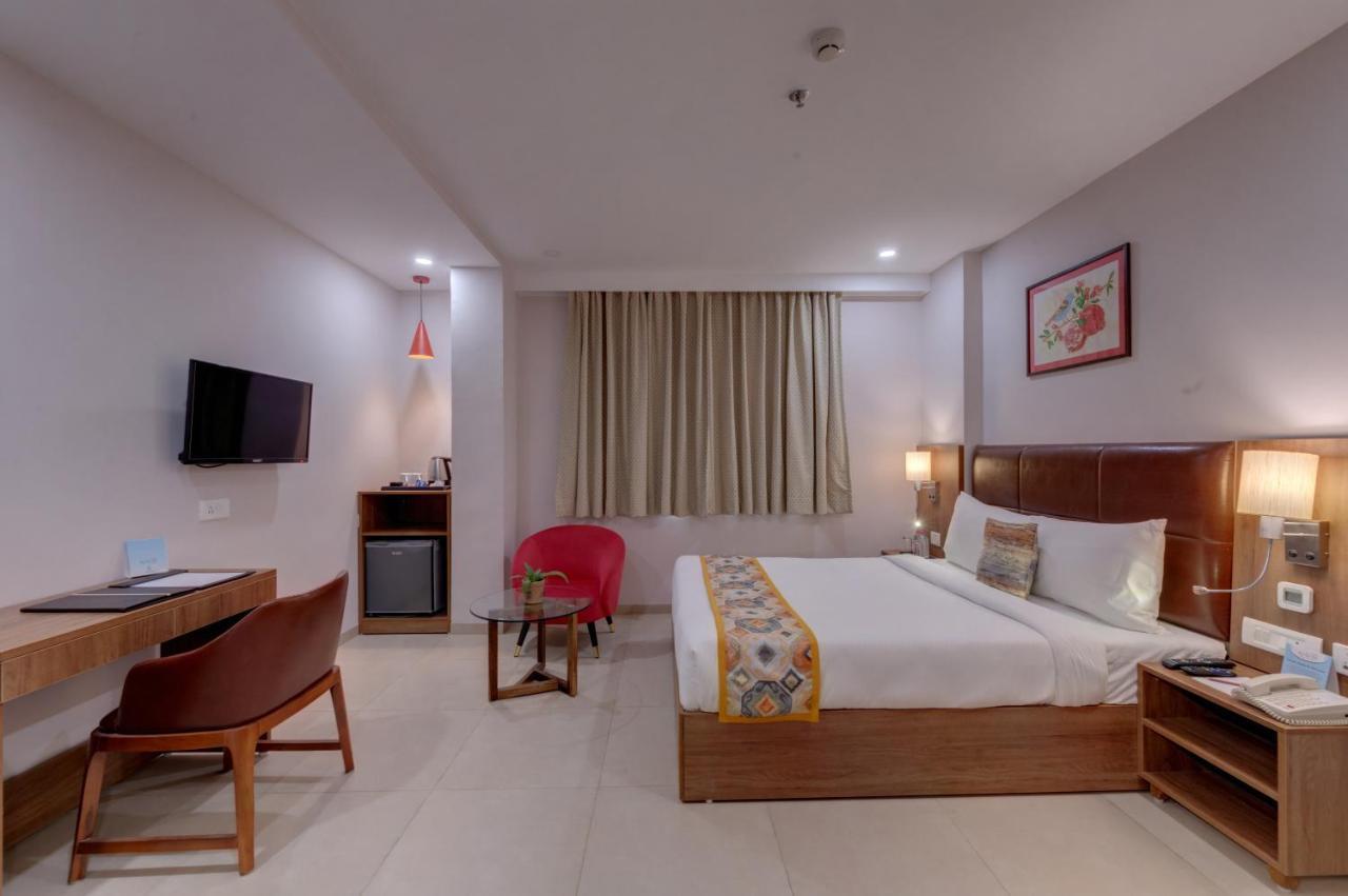 The Beacon Hotel Vadodara Exterior foto
