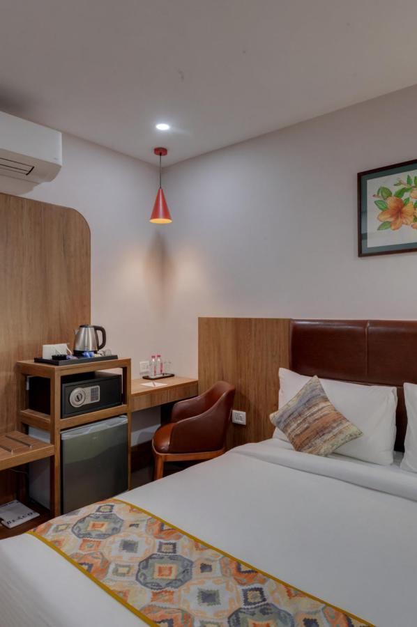 The Beacon Hotel Vadodara Exterior foto