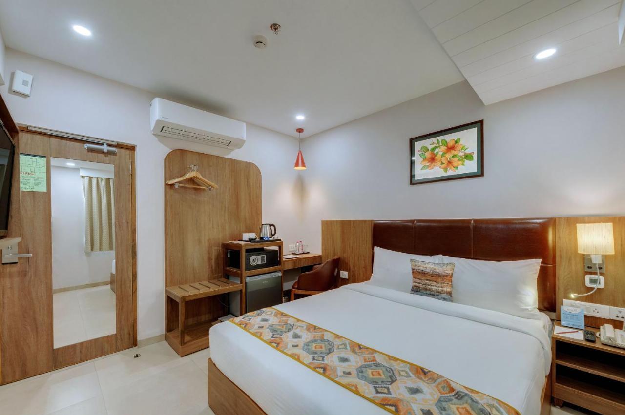 The Beacon Hotel Vadodara Exterior foto